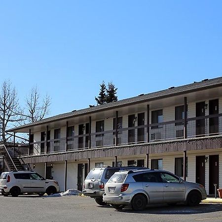 Golden West Motor Inn Carstairs Bagian luar foto