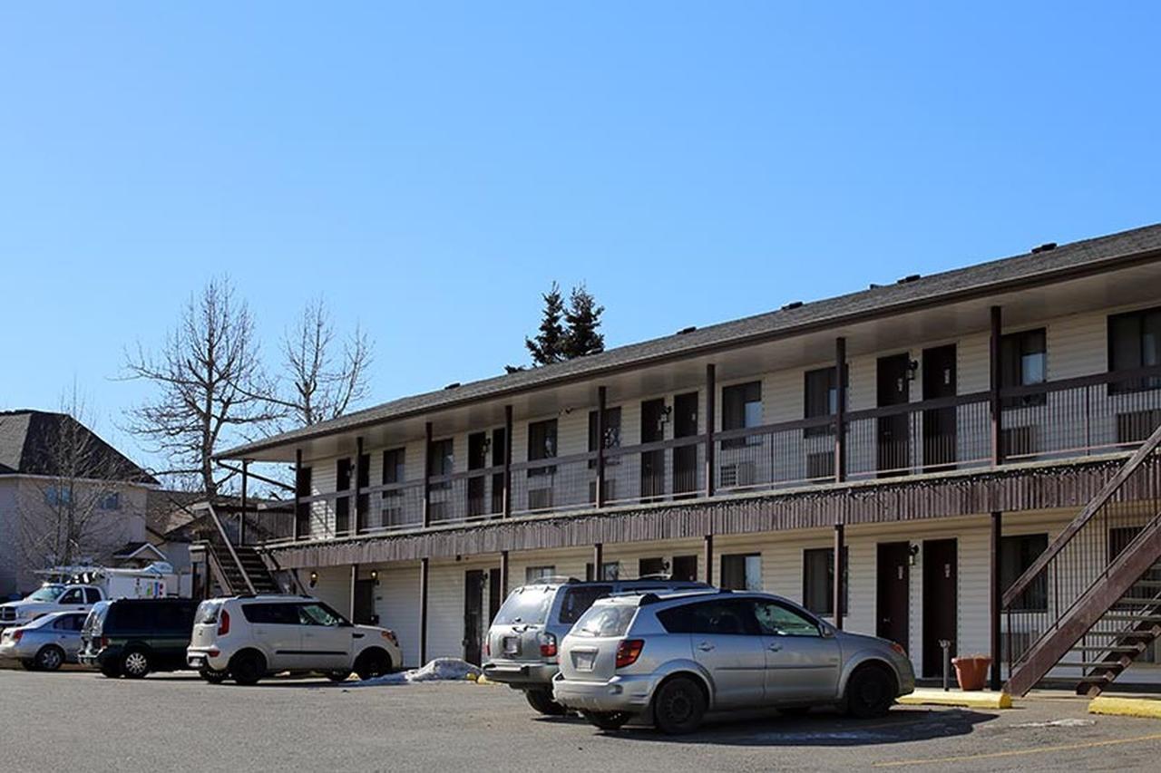 Golden West Motor Inn Carstairs Bagian luar foto
